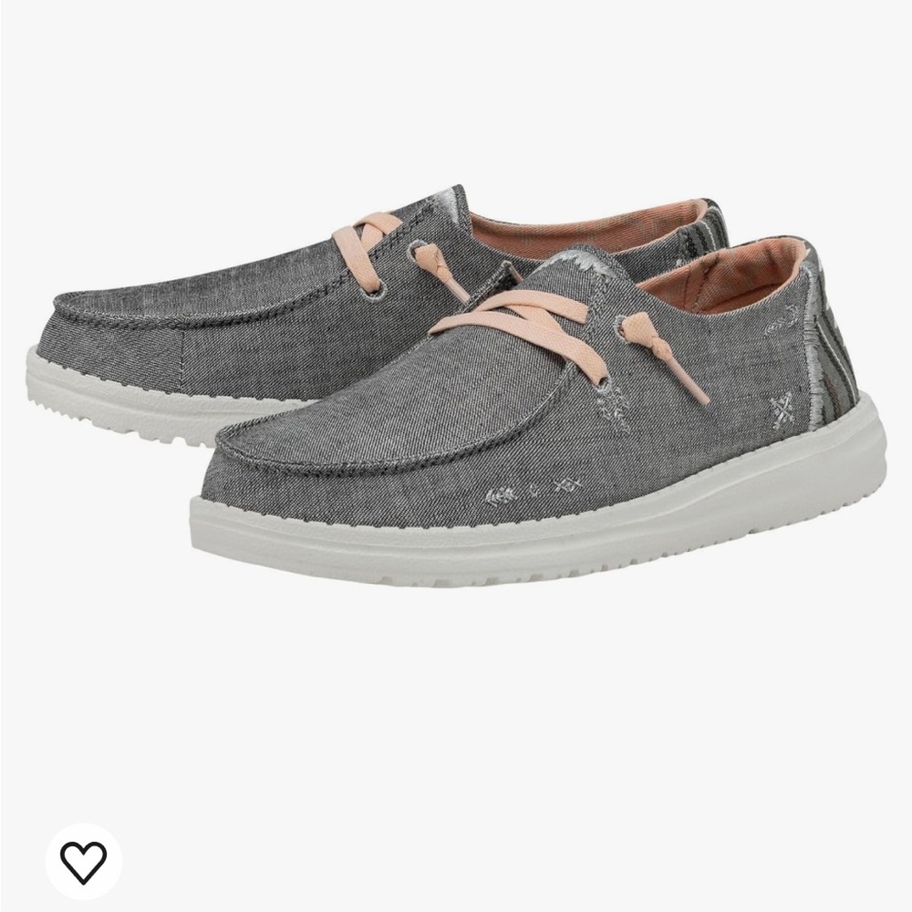 NEW Hey Dudes Women’s Size 8